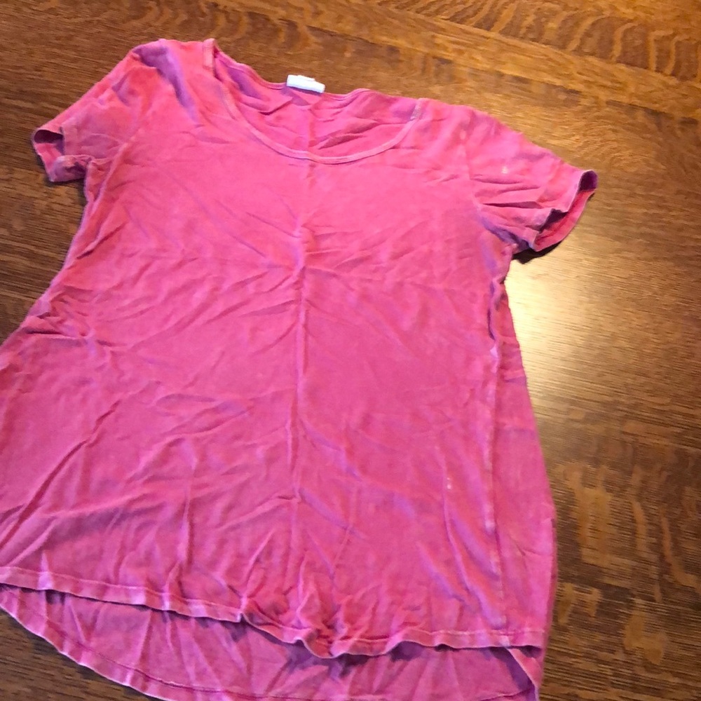 Lularoe Solid Heather Red Classic Tee - small